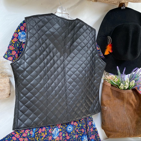 Daniel Hechter | Beautiful Quilted Vegan Boho Vest - Picture 13 of 15